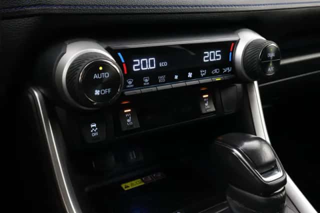 Toyota RAV4 (2024) thumbnail 5