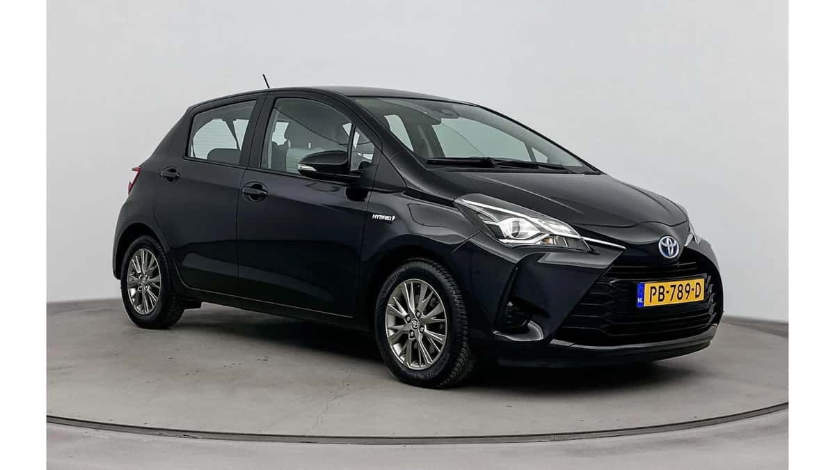 Toyota Yaris (2017) — foto 1