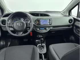 Toyota Yaris (2017) thumbnail 2