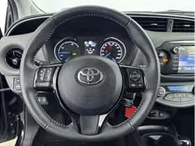 Toyota Yaris (2017) thumbnail 15