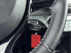 Toyota Yaris (2017) thumbnail 16