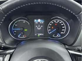 Toyota Yaris (2017) thumbnail 3
