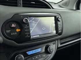 Toyota Yaris (2017) thumbnail 5