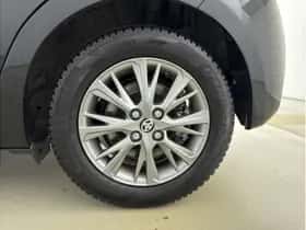Toyota Yaris (2017) thumbnail 6