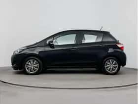 Toyota Yaris (2017) thumbnail 9