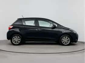 Toyota Yaris (2017) thumbnail 10