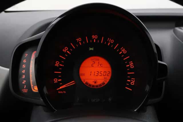 Toyota Aygo (2017) thumbnail 3