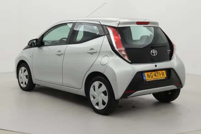 Toyota Aygo (2017) thumbnail 4