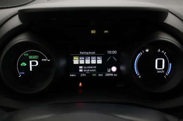Toyota Yaris (2022) thumbnail 3