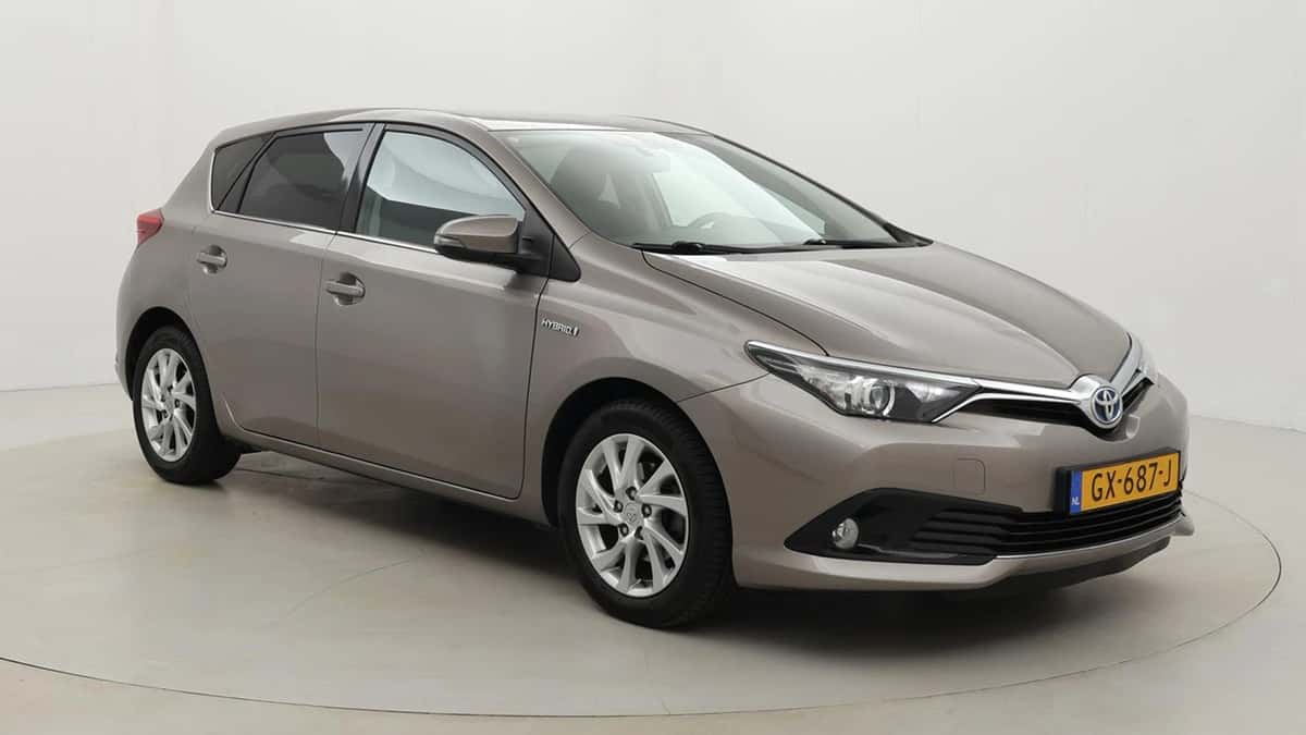 Toyota Auris (2015) — foto 1