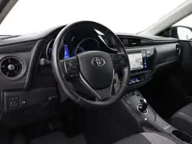 Toyota Auris (2015) thumbnail 2