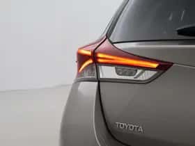 Toyota Auris (2015) thumbnail 12