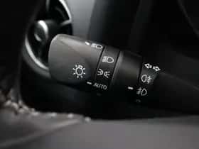 Toyota Auris (2015) thumbnail 25