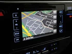 Toyota Auris (2015) thumbnail 5