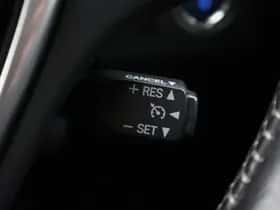 Toyota Auris (2015) thumbnail 8