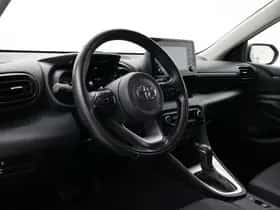Toyota Yaris (2020) thumbnail 2