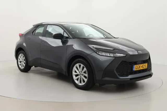 Toyota C-HR (2024) thumbnail 1