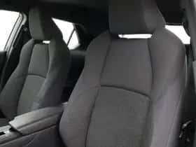 Toyota C-HR (2024) thumbnail 10