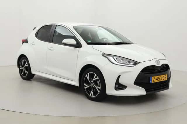Toyota Yaris (2024) thumbnail 1