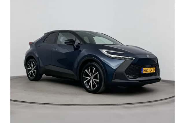 Toyota C-HR (2025) thumbnail 1