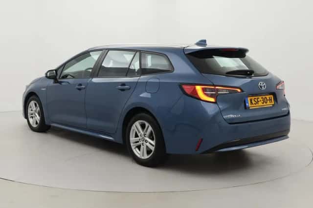Toyota Corolla (2021) thumbnail 4