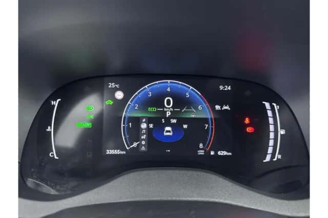 Toyota Yaris Cross (2025) thumbnail 3