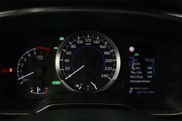 Toyota Corolla (2020) thumbnail 3
