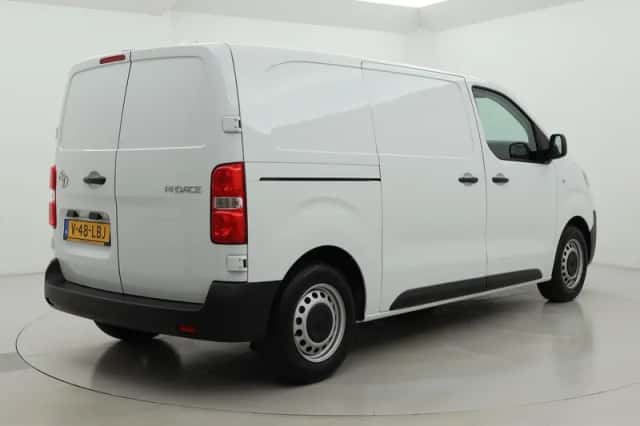 Toyota Proace (2024) thumbnail 4