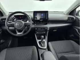 Toyota Yaris (2022) thumbnail 2