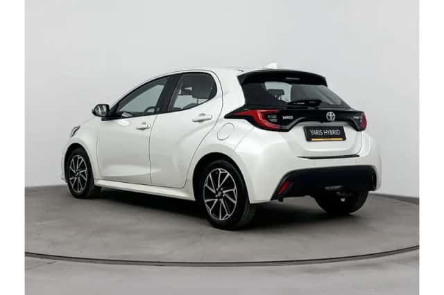 Toyota Yaris (2022) thumbnail 4