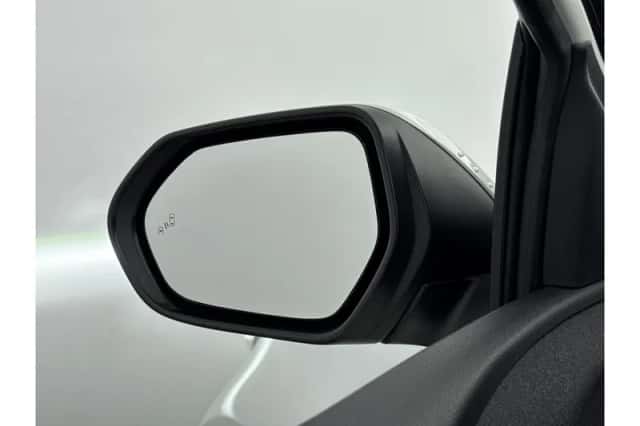 Toyota Yaris (2022) thumbnail 5