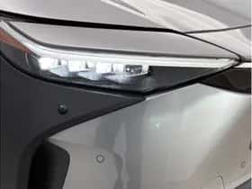 Toyota bZ4X (2023) thumbnail 12