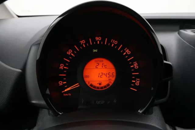 Toyota Aygo (2022) thumbnail 3