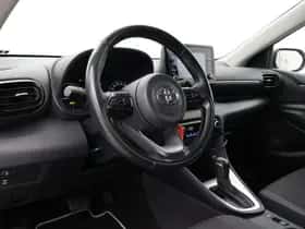 Toyota Yaris (2021) thumbnail 2