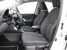 Toyota Yaris (2021) thumbnail 16