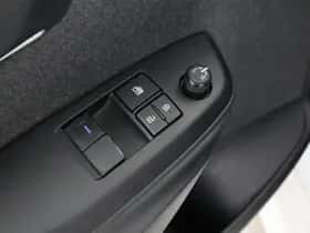Toyota Yaris (2021) thumbnail 17