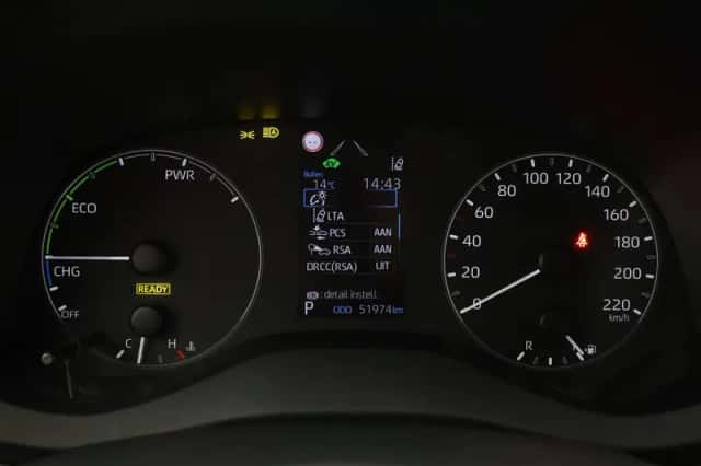 Toyota Yaris (2021) thumbnail 3