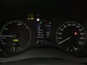Toyota Yaris (2021) thumbnail 3