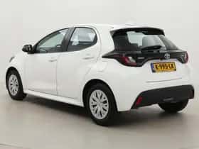 Toyota Yaris (2021) thumbnail 4
