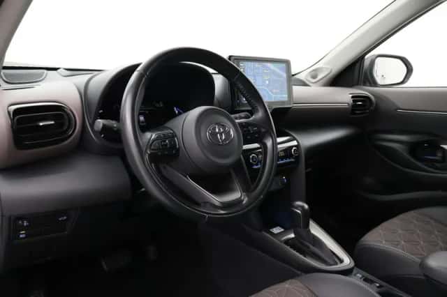 Toyota Yaris Cross (2022) thumbnail 2