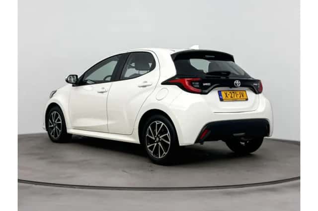 Toyota Yaris (2023) thumbnail 5