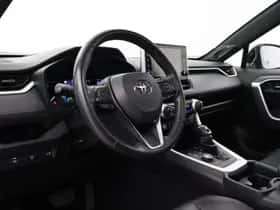 Toyota RAV4 (2022) thumbnail 2