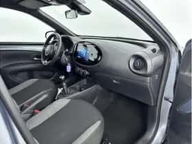 Toyota Aygo X (2024) thumbnail 24
