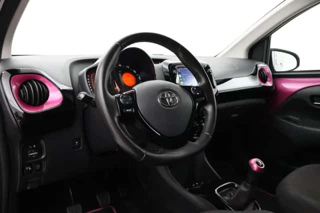 Toyota Aygo (2018) thumbnail 2