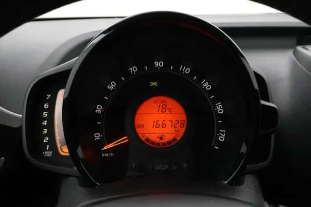 Toyota Aygo (2018) thumbnail 3