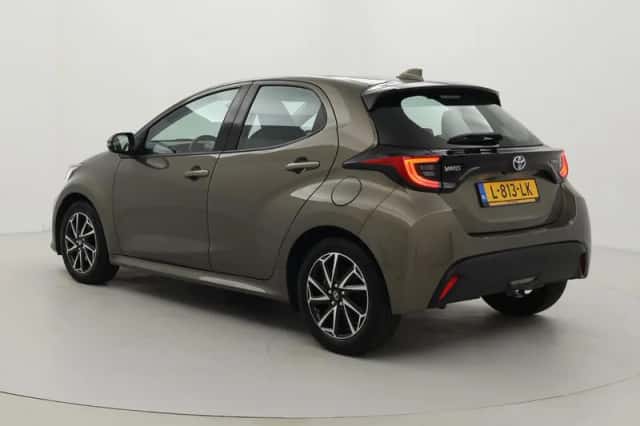 Toyota Yaris (2021) thumbnail 4
