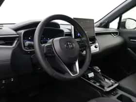 Toyota Corolla (2025) thumbnail 2