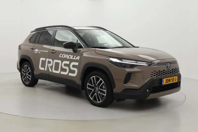 Toyota Corolla Cross (2025) thumbnail 1