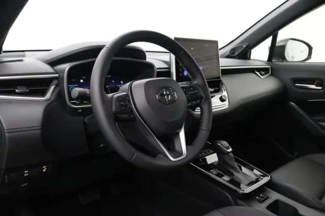 Toyota Corolla Cross (2025) thumbnail 2