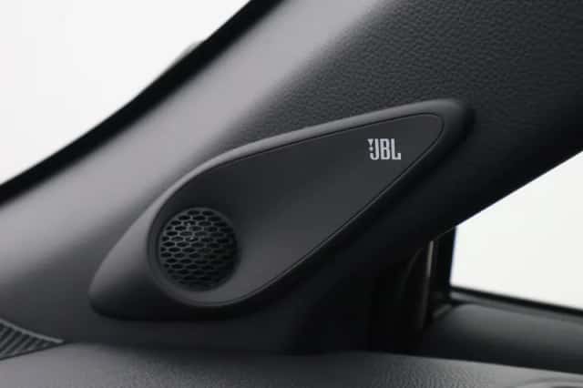 Toyota Corolla Cross (2025) thumbnail 6